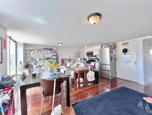$1,500 / 6br - 🏙️ Room in Williamsburg Penthouse 🛁 Private Bath + Roof Access ✨ (Williamsburg)63816625287041121