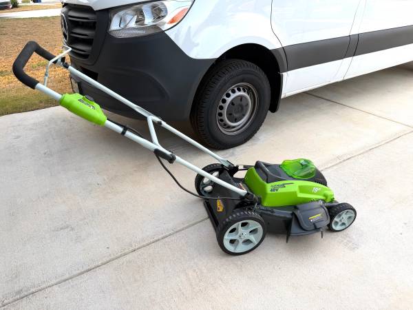 Greenworks 40V 19