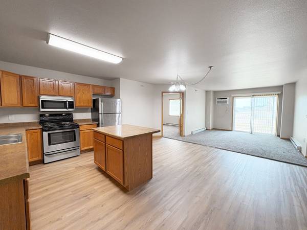 $1,125 / 2br - 1057ft2 - In Minot, 2/bd, Stainless Steel Appliances (3414 21st Ave NW, Minot, ND)63926600054659124