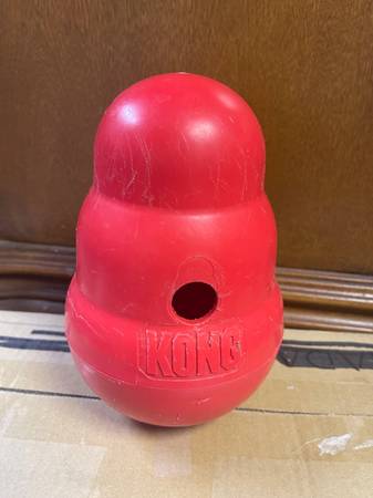 KONG Classic Stuffable Dog Toy - Fetch & Chew for Large (Pack of 1), Red 1