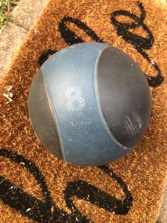8 LB Medicine Ball Exercise Strength Training Physical Therapy 1