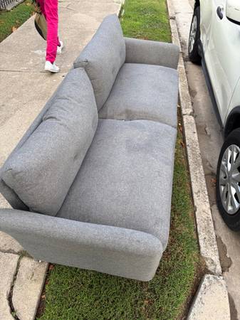 Sofá gratis (ciudad central)63988255390211120