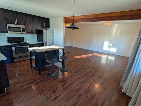 $3,095 / 2br - Bright, upgraded 2bd/1ba conveniently located by Piedmont Ave (oakland piedmont / montclair)63858161981315124