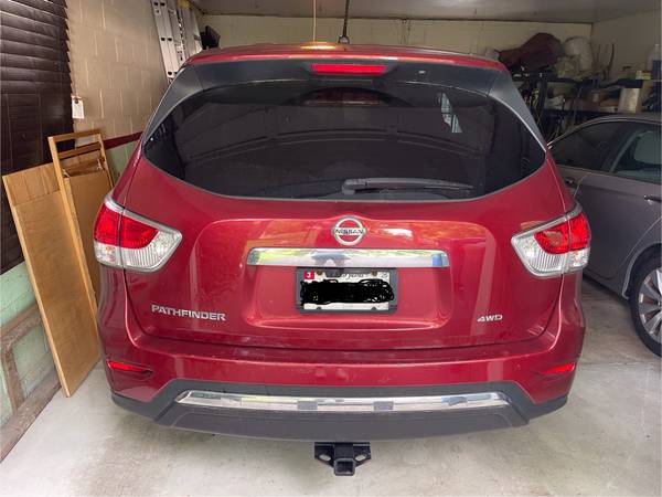 2013 Nissan Pathfinder s - $8,000 (Rockville)63616364111105121