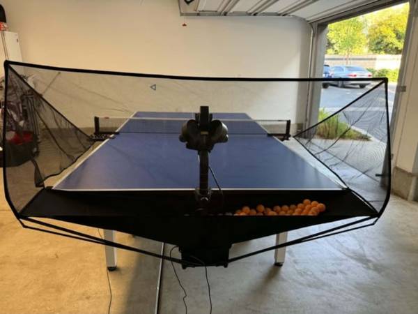 Butterfly Centrefold 25 Table Tennis Table & Butterfly Amicus Start Robot 1