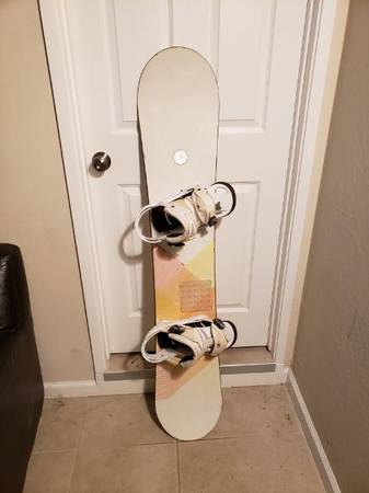 Burton 149cm Snowboard and bindings 1