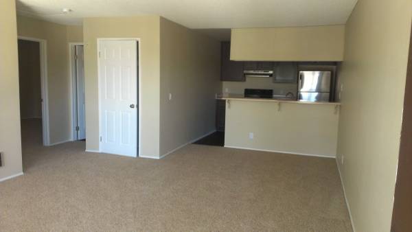 $2,599 / 2br - 900ft2 - Aire Acondicionado/Calefacción, Barra de Desayuno, Armarios Amplios (3262 College Pl., Lemon Grove, CA 91945)63866050355969121