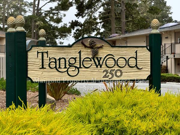 Tanglewood Condo With Beautiful Bay Views, Fireplace, & Private Deck 1