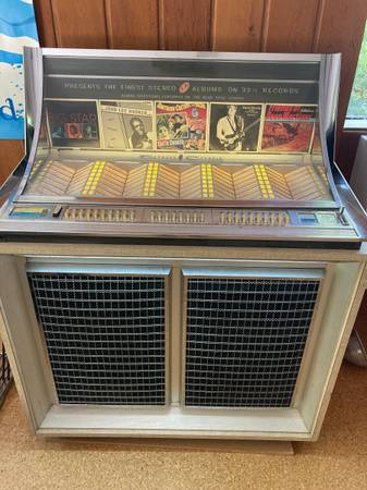 Seeburg Jukebox LPC1 1