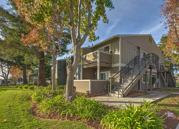$2,100 / 2br - 825ft2 - Persianas para Ventanas, Amplios Armarios, Gestión en el Sitio (401 W. Pine Ave, Lompoc, CA)63663904785283122