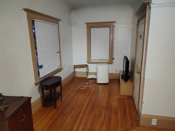 $1295.00 / 1br - Single up to five bedroom apartment on Haste and Telegraph South Berke63879905166595121