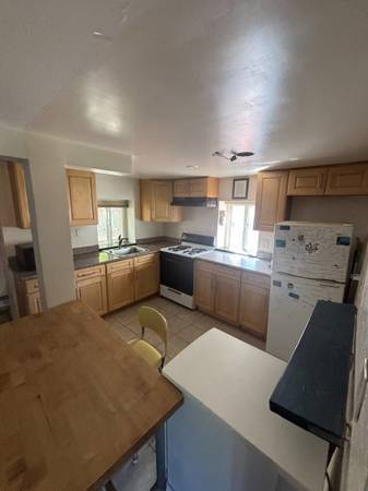 $1,050 / 1br - 316 Lincoln St, Santa Cruz, CA 95 #9 unidad en piso superior cerca del centro (santa cruz)63813662789505122