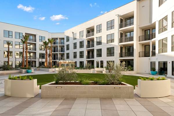 $5,213 / 2br - 1040ft2 - 2/bd, Conference Room with Work Pods, Pet Spa (belmont)63664185952641122