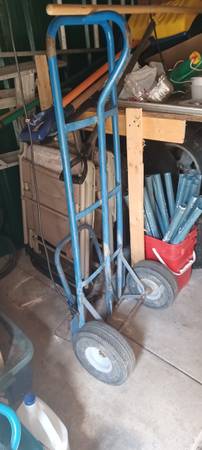 Hand Truck Dolleys 1