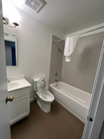 $950 / 1br - Remodeled 1 Bedroom  with Private Patio! (nob hill)63888989724803124
