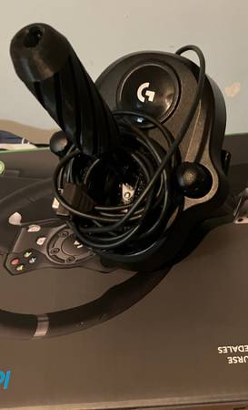 Logitech G930 driving simulator for Xbox/pc 1