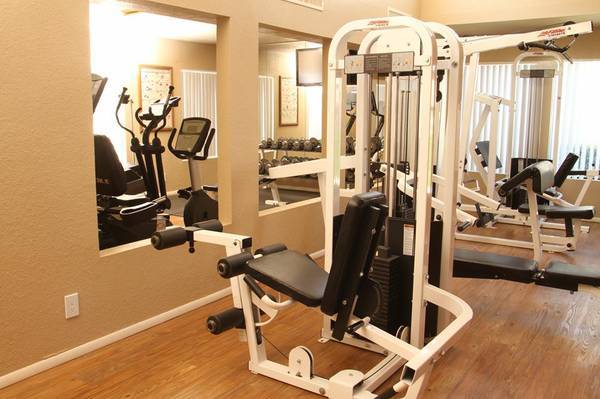 $1,031 / 2br - 905ft2 - $1000.00 Off Your Move In! Long Term Renters, Beautiful Property! (Laughlin)63618517461763123