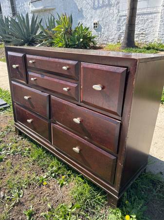 Free solid wood dresser 1
