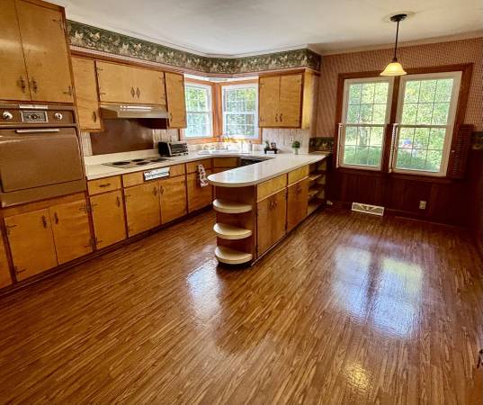$185,900 / 3br - 2036ft2 - One Owner Move In Ready for Your Personal Touches In Western Ky. (Marion)64151640618753124