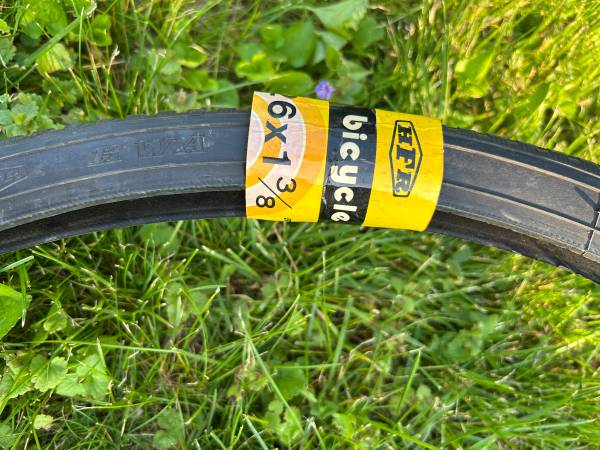 Deluxe Bike HFR Tire - $8 (Bay View)63471072838657121