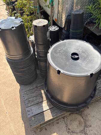 1,5,15 gallon pots 1