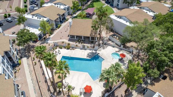 $995 / 1br - 616ft2 - Pisos Alfombrados, Techos de 9 Pies, 1/hab (7700 E Speedway Blvd, Tucson, AZ)63675031897601120