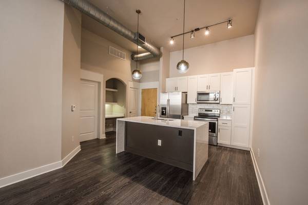 $1,440 / 1br - 747ft2 - Unrivaled Excellence ~ Masterful Design (Las Colinas/ Valley Ranch/ Coppell)63796350790017121