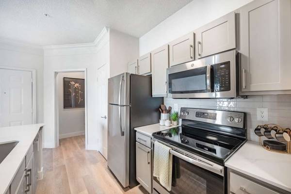 $1,882 / 1br - 830ft2 - 24-Hour Fitness Center, Air Conditioning, Garden Tubs (7610 E Caley Ave, Centennial, CO)63679423623297124