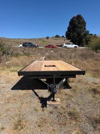 Flatdeck Trailer 1
