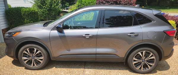 Selling 2021 Ford Escape SE Hybrid Sport Utility 4D - $10,000 (Newport News, VA)63621712150915121