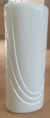 White oval shape decoration vase, like new 1