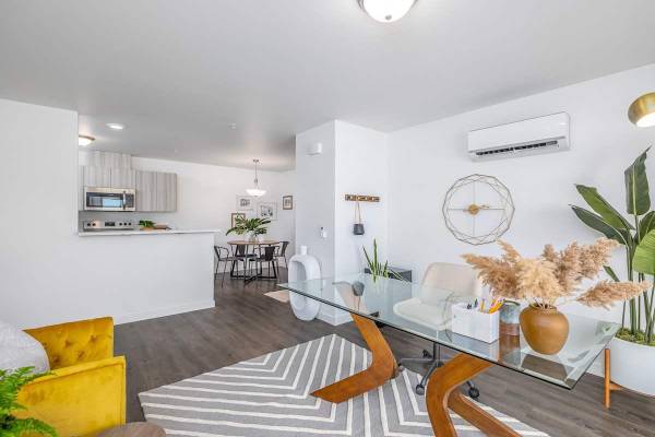 $1,690 / 2br - 911ft2 - Estación de lavado y aseo para mascotas, centro de fitness, estación para bicicletas (230 Battelle Blvd.)63673517959169121