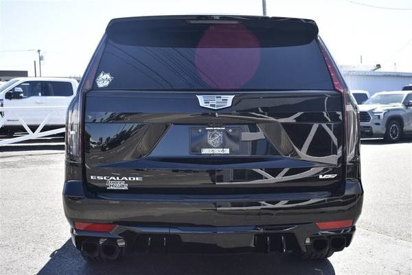 2023 Cadillac Escalade-V ESV Base SUV AWD Tracción en las cuatro ruedas - $129,900 (415 SE 223rd Gresham, OR 97030)63492427909121123
