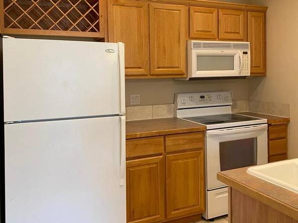 $1,600 / 1br - 887ft2 - Individually metered for water, Prewired for satellite or cable (Kennewick)63673518002307123