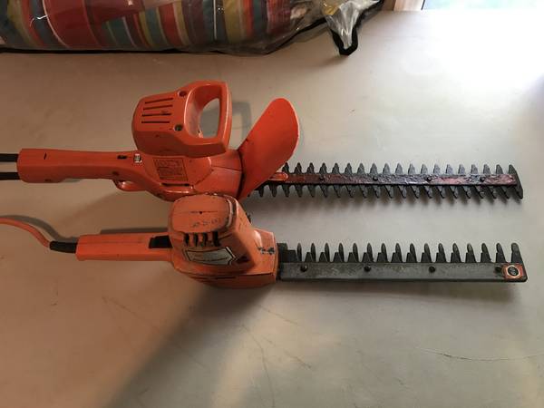 HEDGE TRIMMER 1