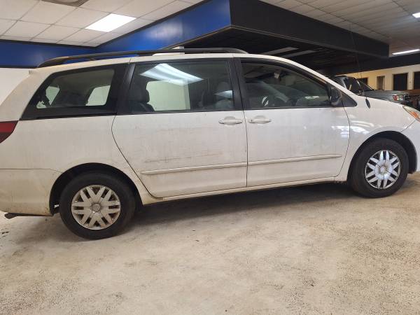 2008 TOYOTA SIENNA ....SUPER NICE!!!.678 755 0651 - $4,400 (ATLANTA)63621332730627122