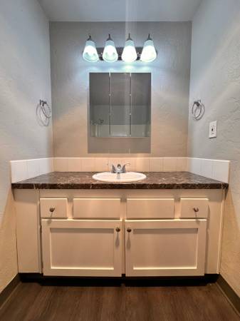 $1,125 (OLV #21) Studio (Eugene)63977273732866123