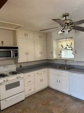 $1,395 / 3br - 1259ft2 - Adorable 3 Bedroom Home! (1623 Woodruff Ln., Sweetwater, TX)63810575421569121