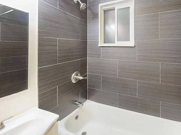 $810 / 1br - Experience the charm of this 1-bedroom, 1-bath apartment (Brooklyn, NY)64023716924545124