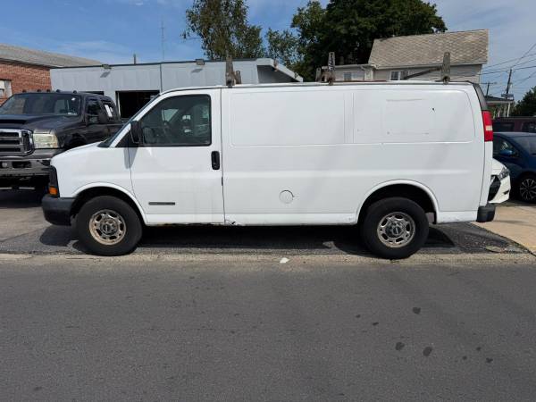 2006 GMC Savana 2500 - Photo 3
