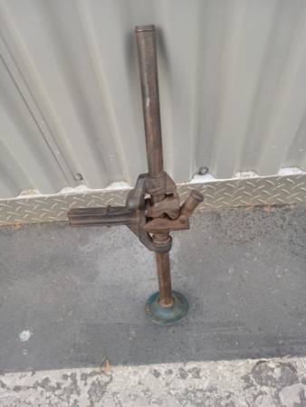 Vintage Volkswagen Bilstein jack 1