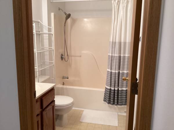 $1,295 / 2br - 1080ft2 - Quiet Setting / Great Location / Ready to move in / Townhouse (Traverse City)64037725236355123