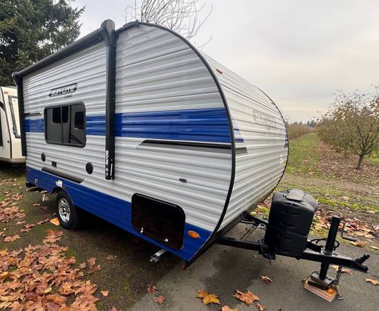 2021 Sunset Park Sun Lite Classic 16BH – Lightweight Trailer 1