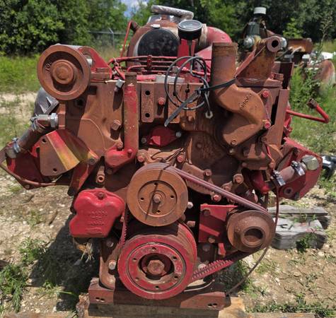 CAT 8 Cylinders Engine 1