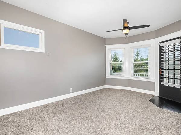 $800 / 3br - 1639ft2 - **Charming, Updated 3Bedroom 2Bathroom Home Hyde Park** (Cincinnati)63980099140738121