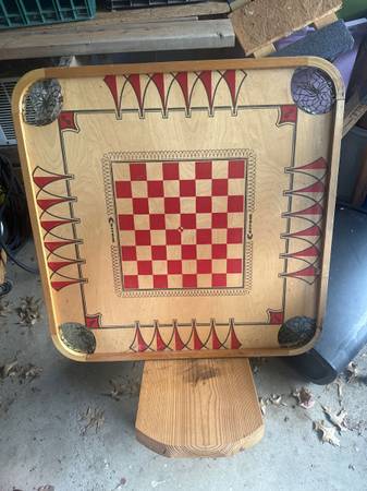 Old game board top 1