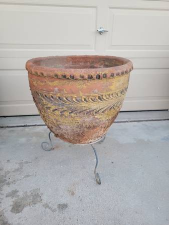 Huge pot clay planter 1