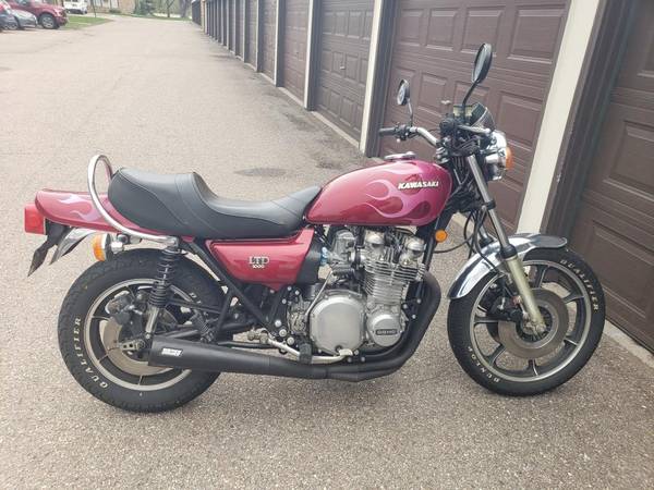 1978 Kawasaki KZ1000 LTD & 1977 Honda CB750 Hondamatic