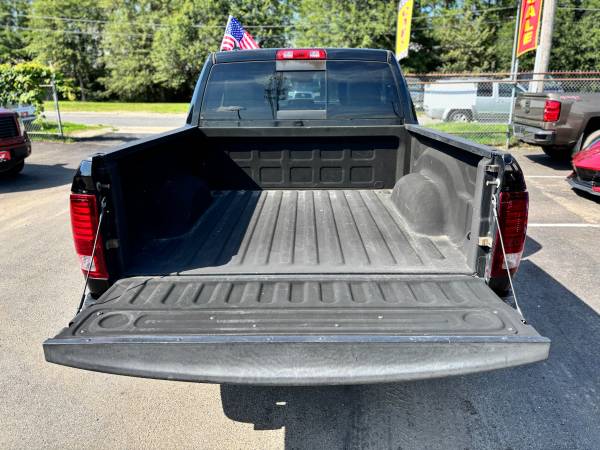 2015 Ram 1500 Sport 4x4 - $23,99563621709465985124