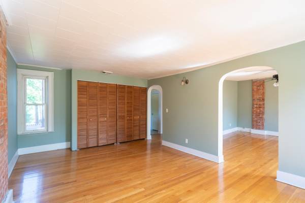 $1,650 / 1br - 850ft2 - Bright Corner 1 Bed in Secure Building w/FREE Heat & HW + Laundry! (New Haven)64010163930371122